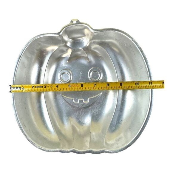 Vtg Halloween 1987 Wilton Pumpkin Cake Pan Jack-O-Lantern Shaped 11x10 Aluminum - Picture 4 of 6